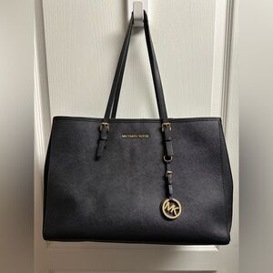 Michael Kors Jet Set Purse